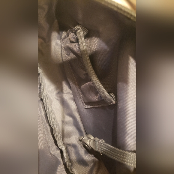 NWOT Adidas Waist Bag 💙 - Picture 5 of 6